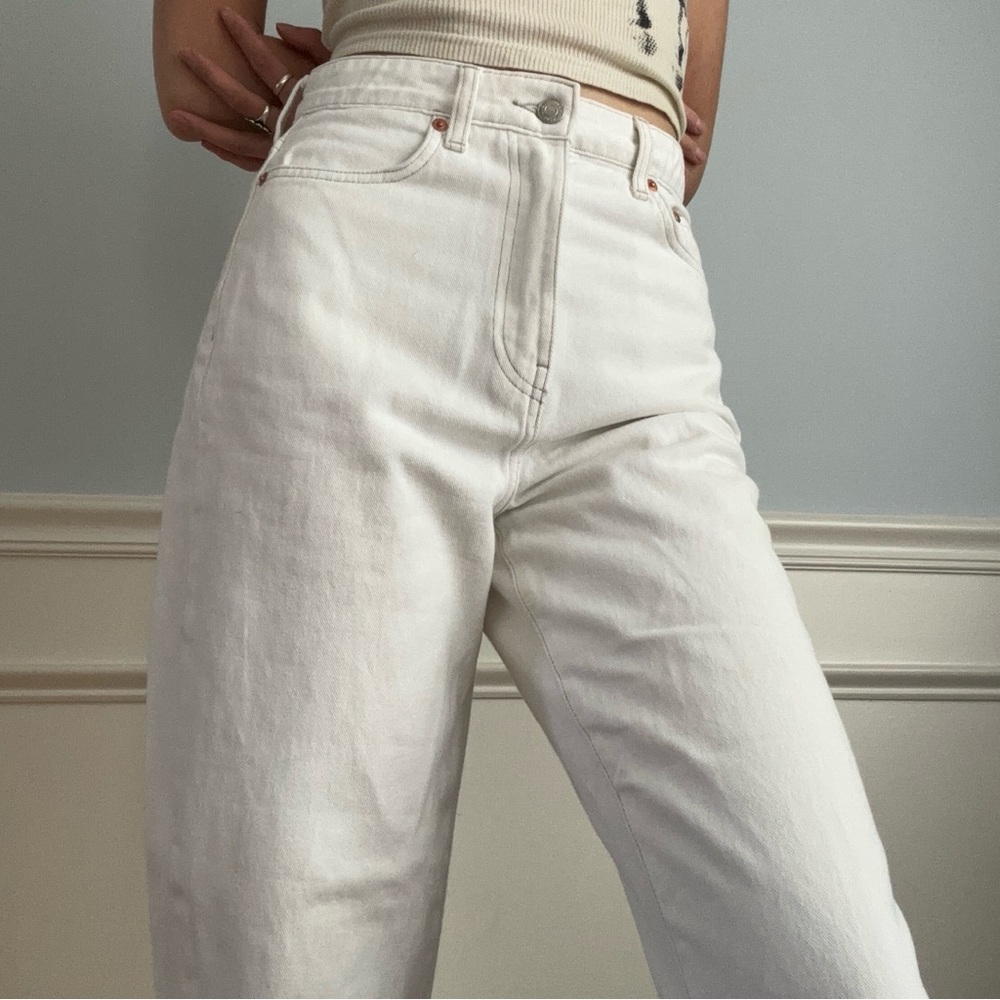 White high-waisted mom jeans
